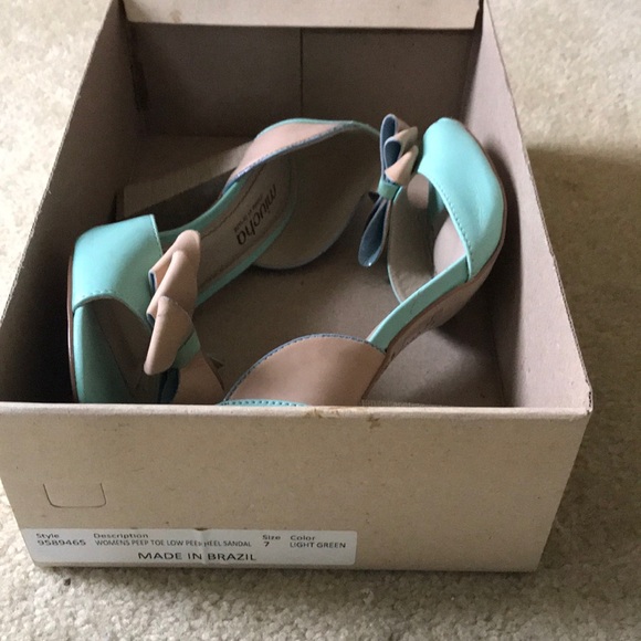 Green peep toe heels - Picture 2 of 5